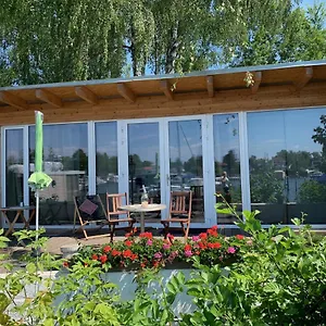 Lodge Tiny House Oder Auf Der Sunset Marina, Berlin
