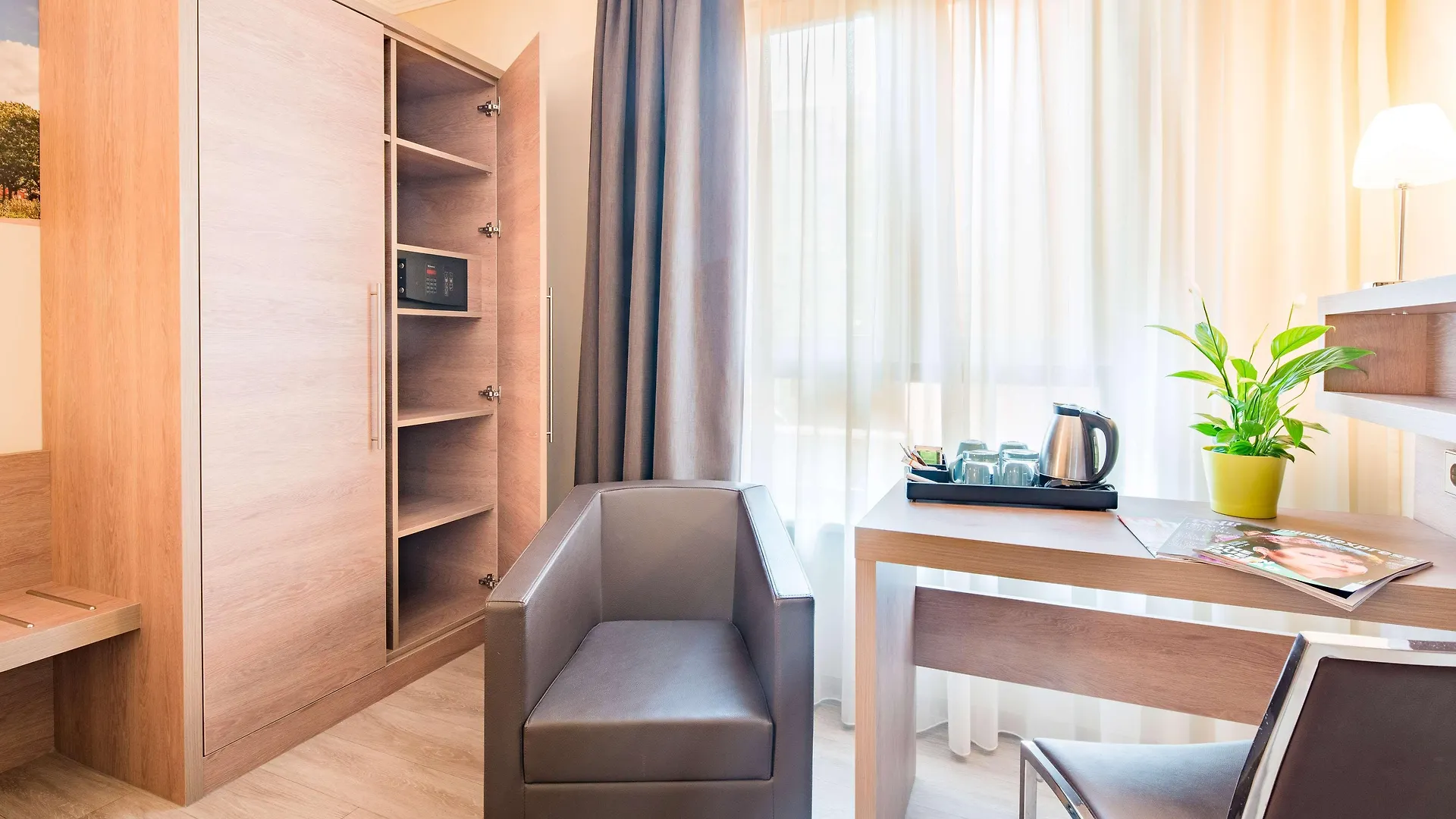 Best Western Hotel Kantstrasse Berlin 4*,  Deutschland